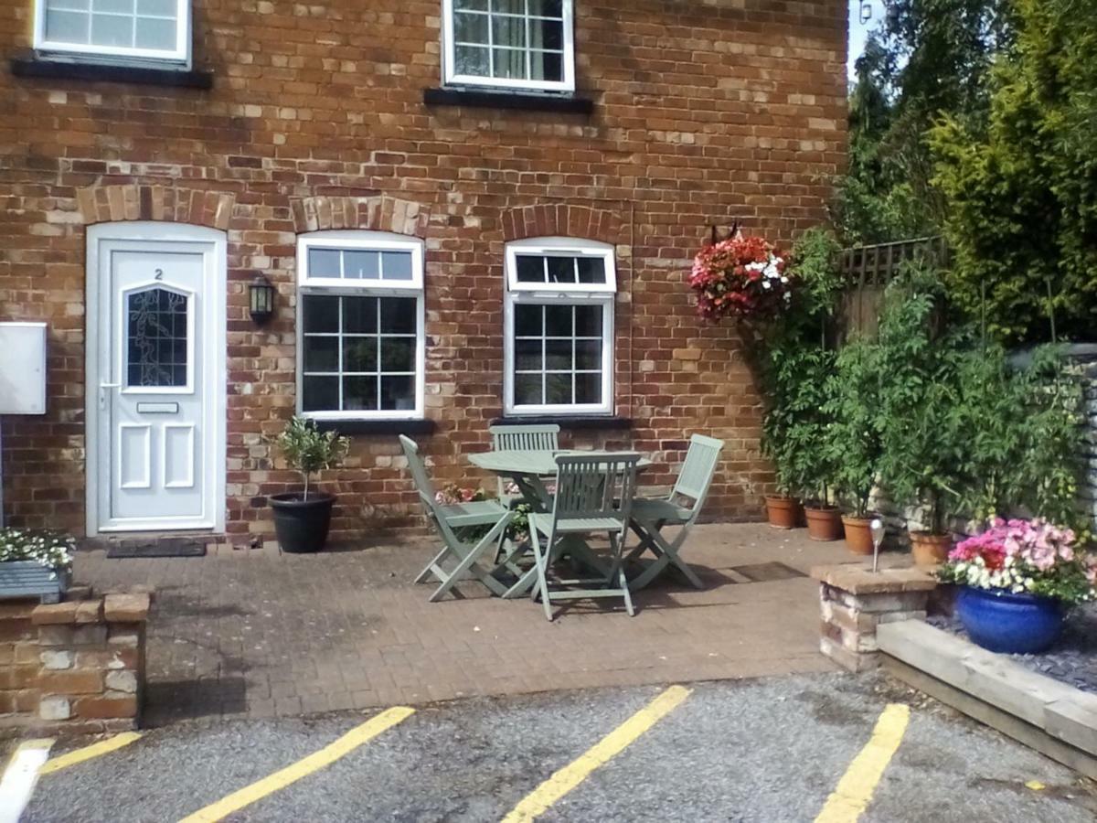 The Lincolnshire Poacher Inn Metheringham エクステリア 写真